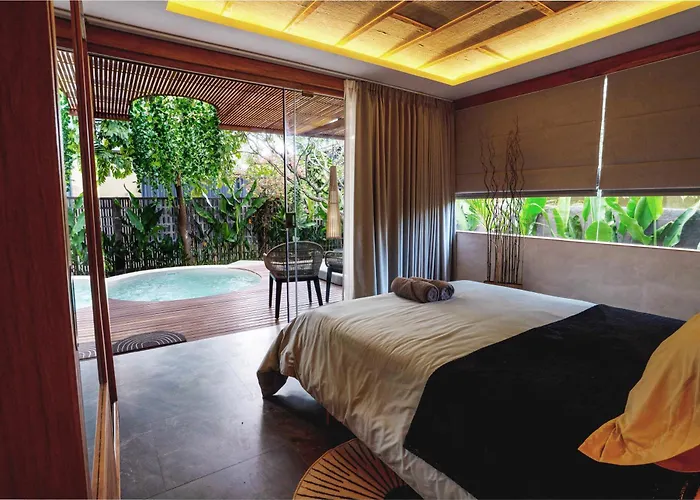 Villa Kayunida - Charming 1br Wooden In Seminyak